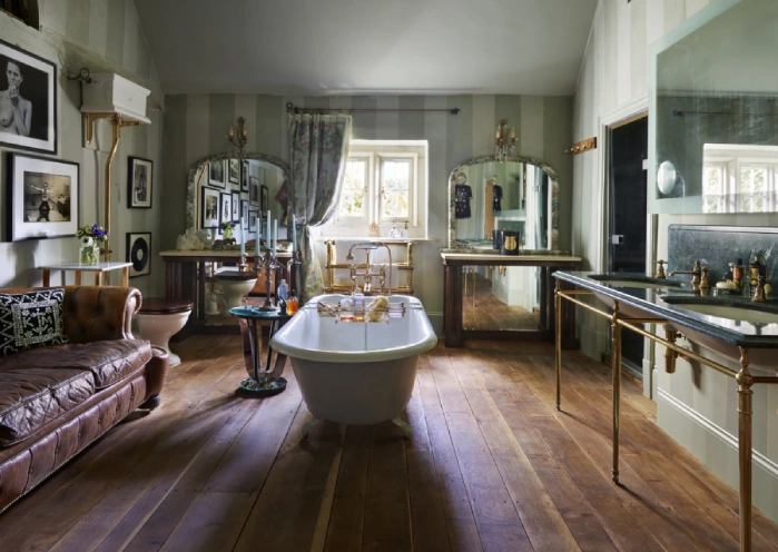 Kate Moss House Bathroom